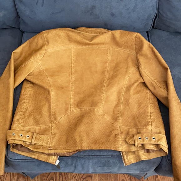 Camel Color Jacket - Picture 4 of 7